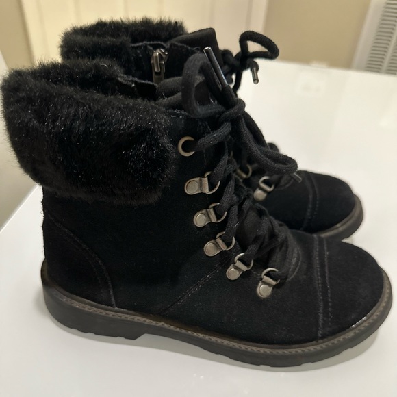 Ugg Azell Hiker Weather Boot size 3 youth - Picture 2 of 7